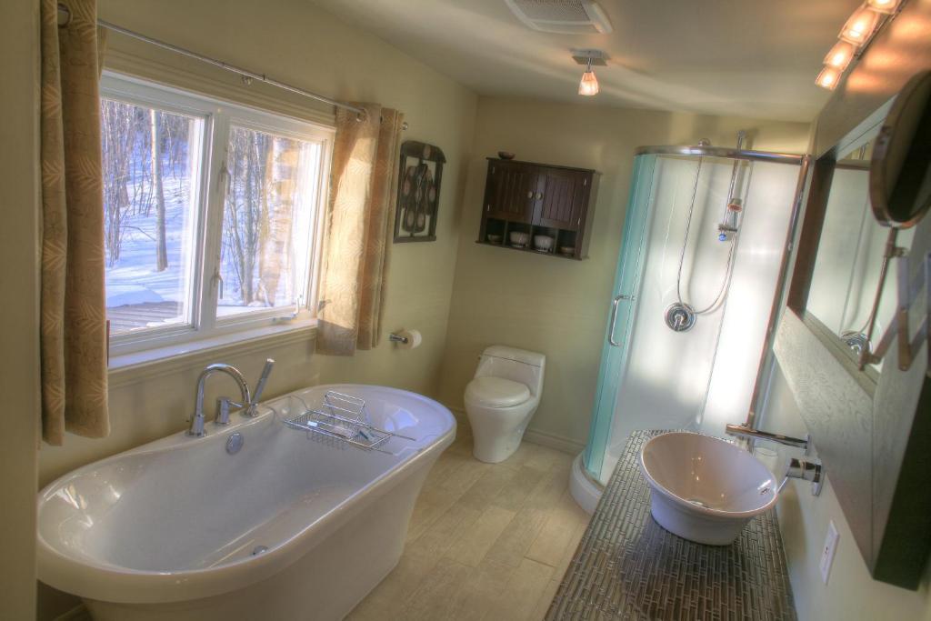 Des Eaux Vives Inn